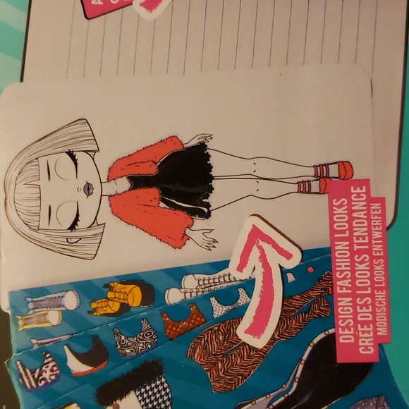LoL surprise O.M.G Fashion Journal - Picture 6 of 9